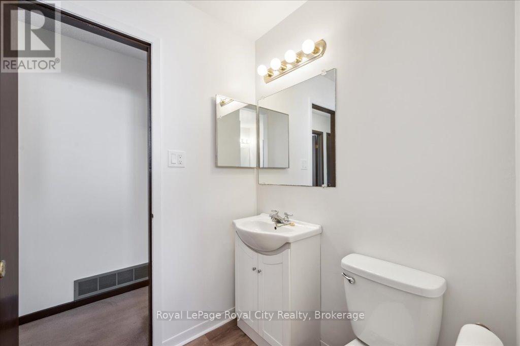29 Vista Terrace, Guelph, Ontario  N1E 1A2 - Photo 19 - X12304876
