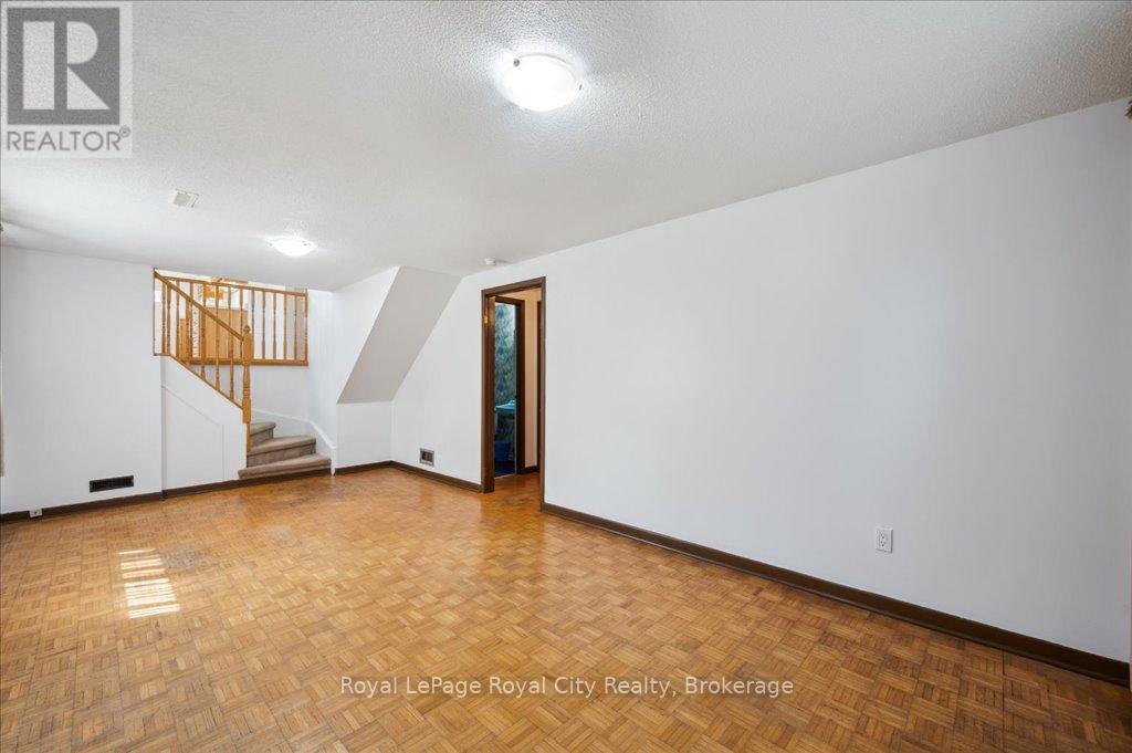 29 Vista Terrace, Guelph, Ontario  N1E 1A2 - Photo 22 - X12304876