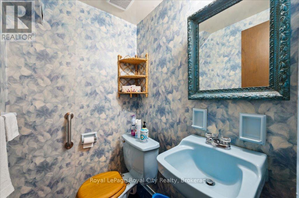 29 Vista Terrace, Guelph, Ontario  N1E 1A2 - Photo 24 - X12304876