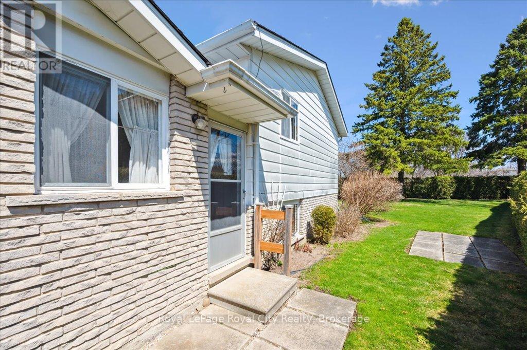 29 Vista Terrace, Guelph, Ontario  N1E 1A2 - Photo 37 - X12304876