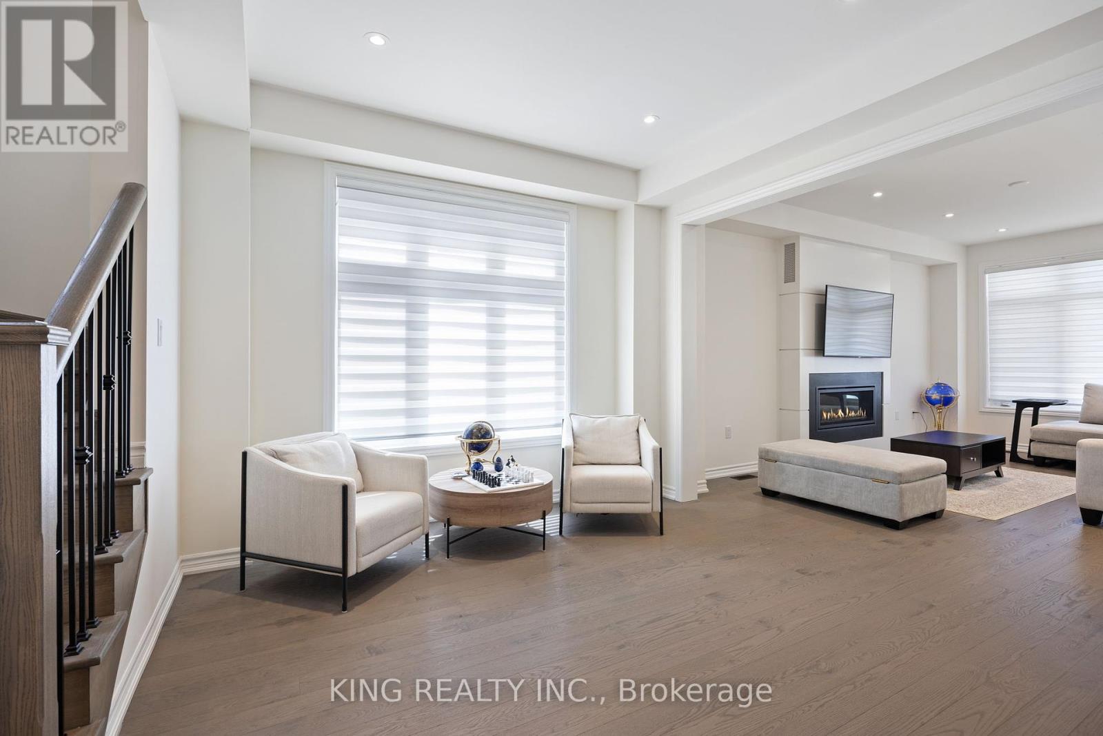 148 Silk Twist Drive, East Gwillimbury, Ontario  L9N 0V7 - Photo 8 - N12304506