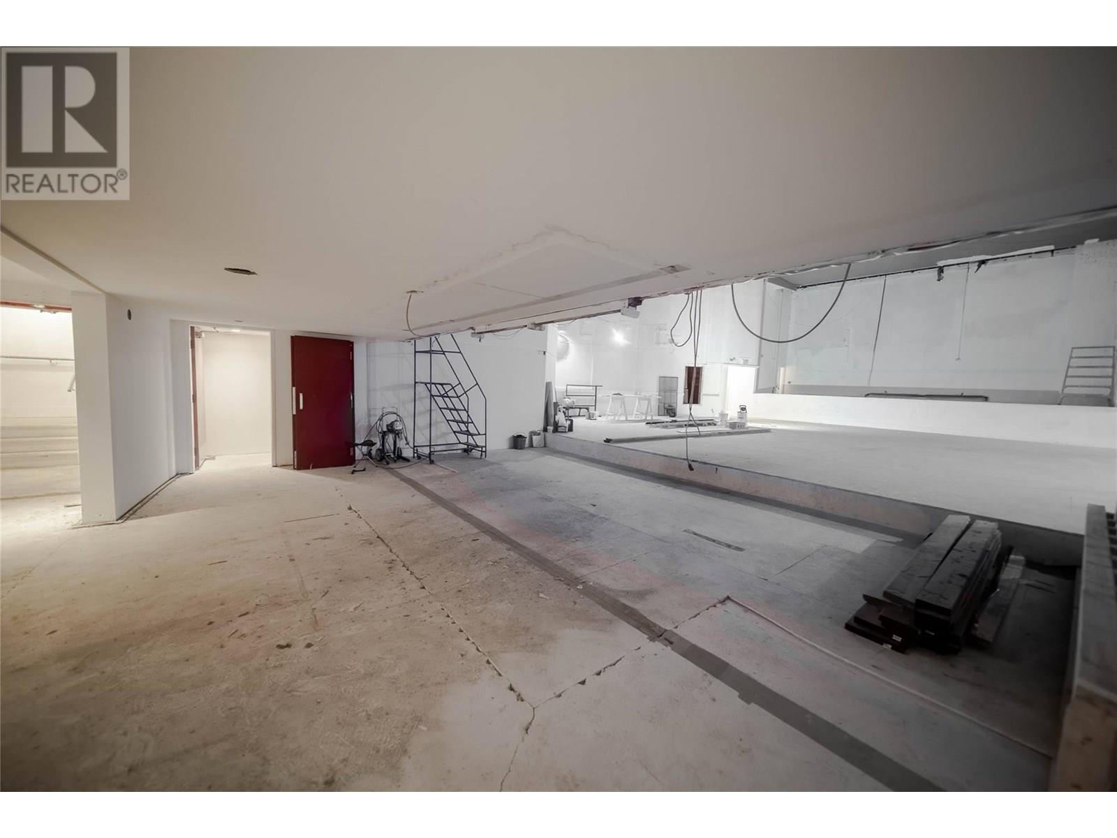 15 10th Avenue S, Cranbrook, British Columbia  V1C 2M9 - Photo 13 - 10356052