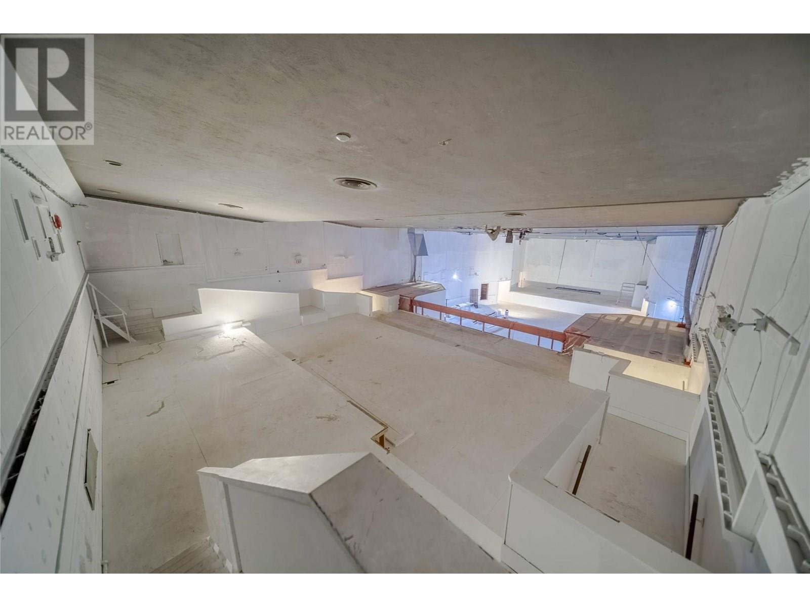 15 10th Avenue S, Cranbrook, British Columbia  V1C 2M9 - Photo 5 - 10356052