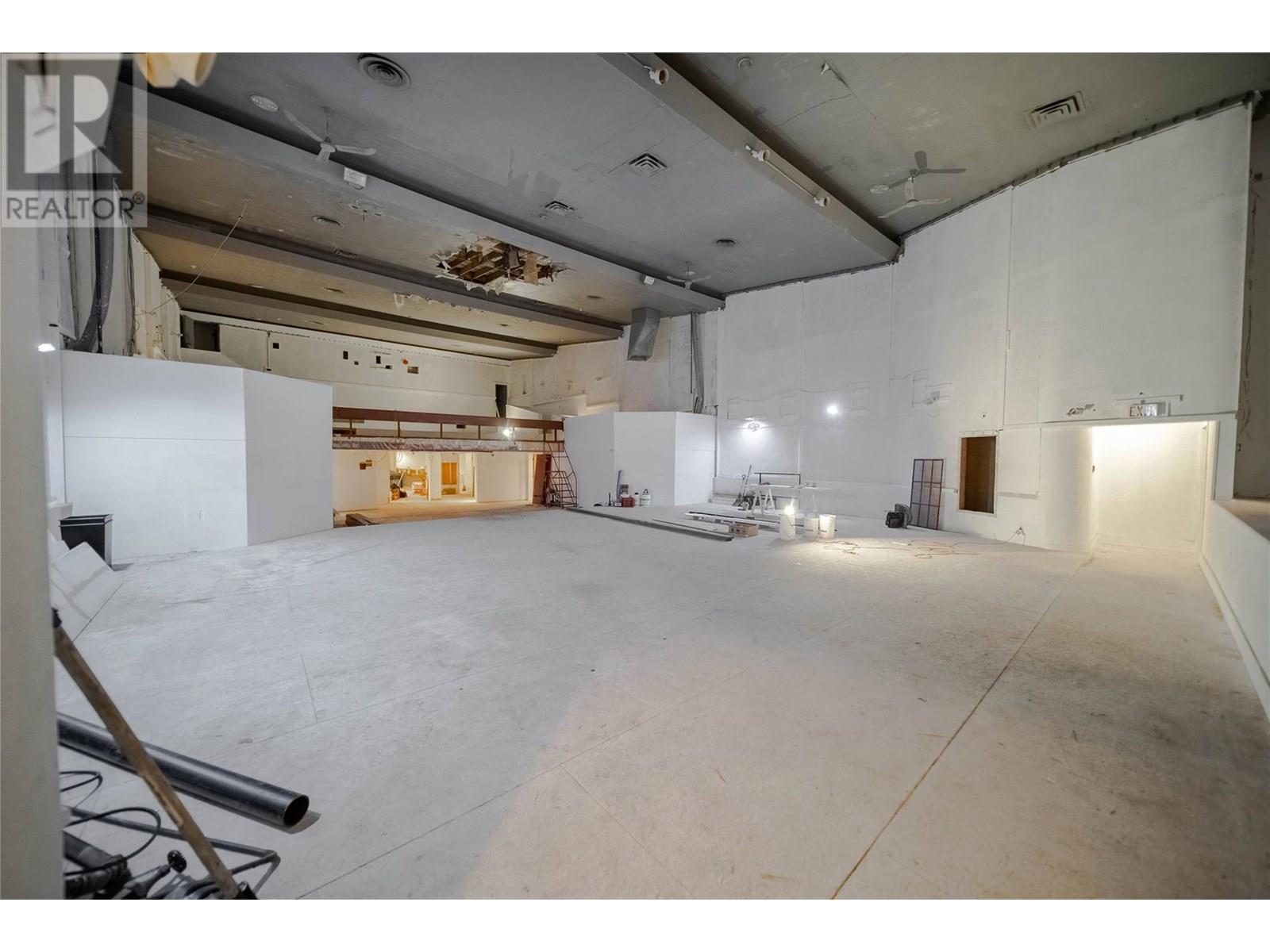 15 10th Avenue S, Cranbrook, British Columbia  V1C 2M9 - Photo 8 - 10356052