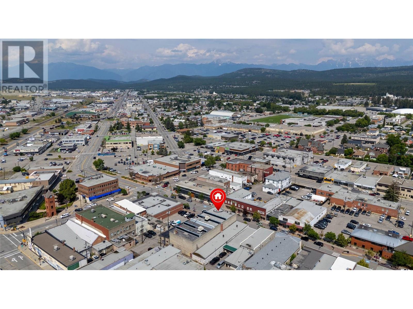 15 10th Avenue S, Cranbrook, British Columbia  V1C 2M9 - Photo 3 - 10356052