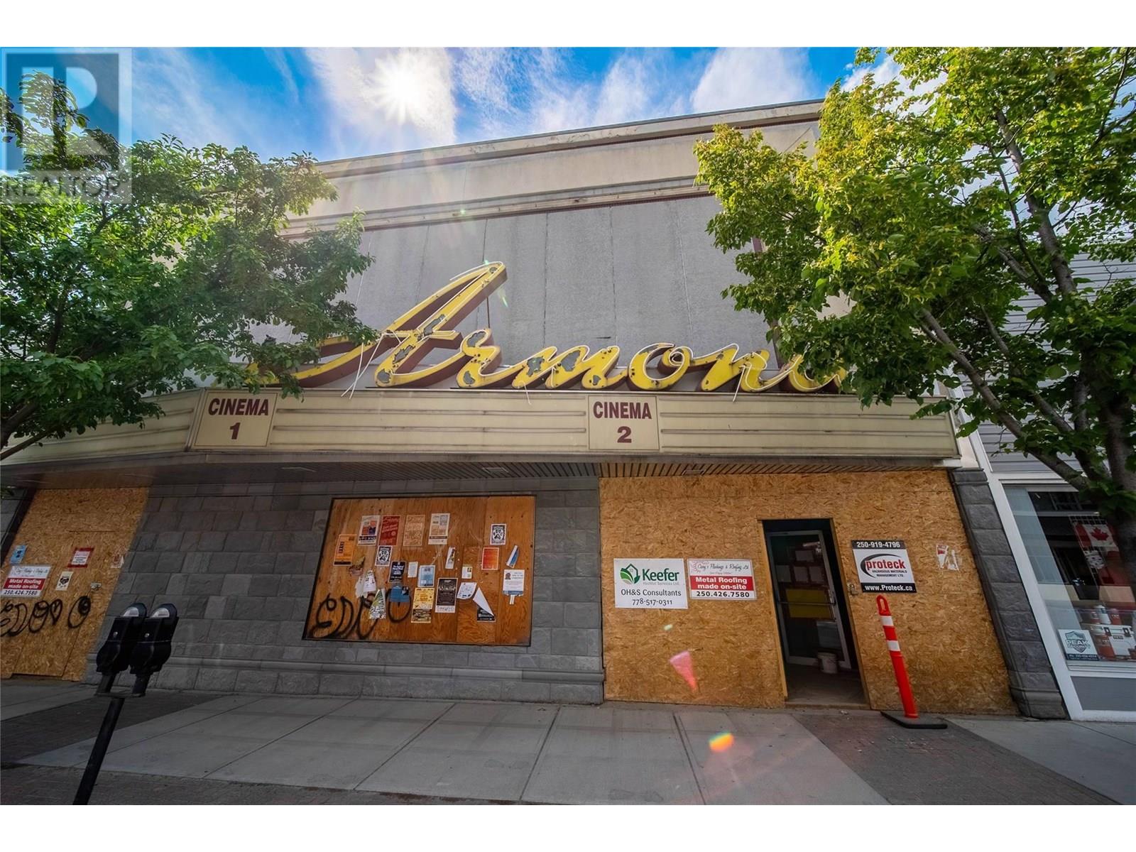 15 10th Avenue S, Cranbrook, British Columbia  V1C 2M9 - Photo 4 - 10356052