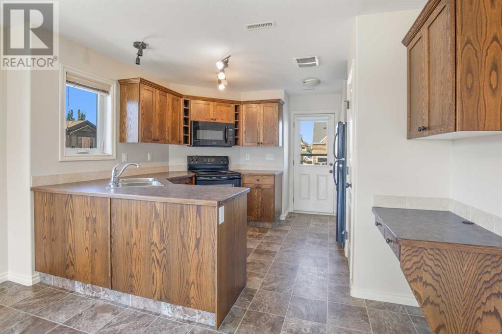 Property at 46 STEPHENSON Crescent image 3