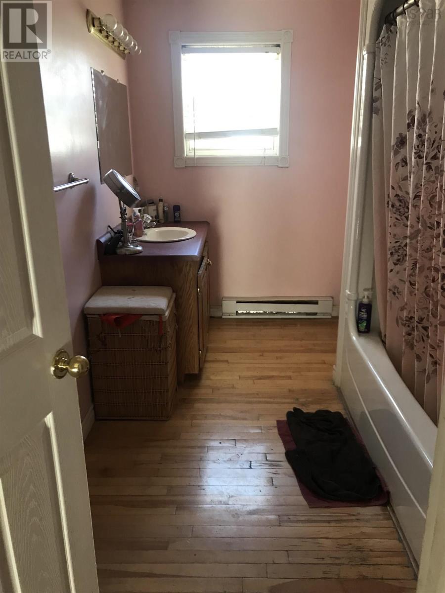 6546 Almon Street, Halifax, Nova Scotia  B3L 1V8 - Photo 9 - 202508677