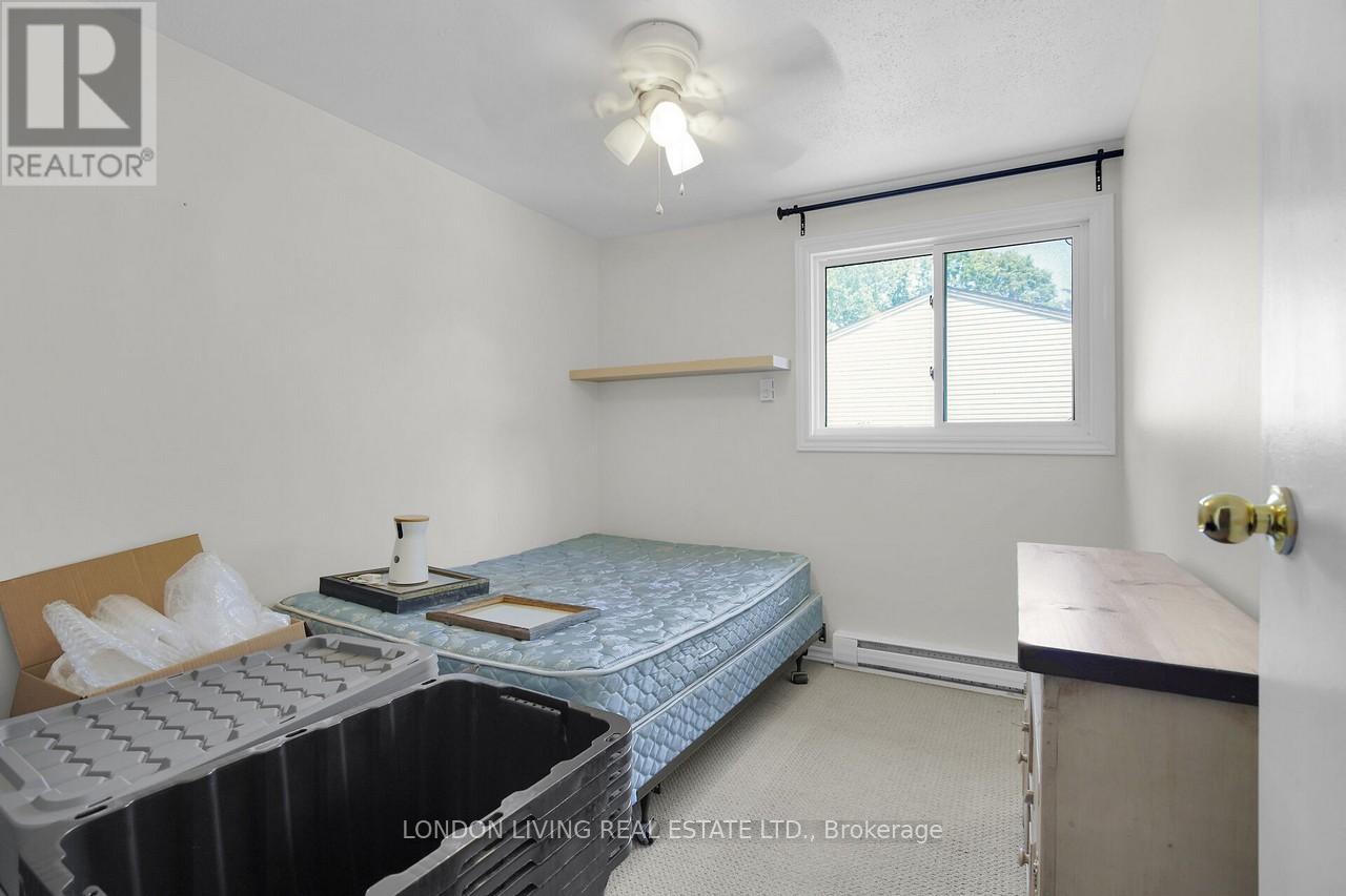 152 - 166 Southdale Road W, London South, Ontario  N6J 2J1 - Photo 20 - X12305079