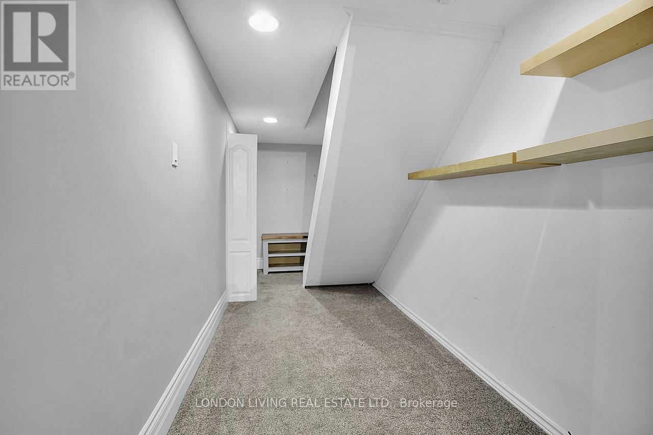 152 - 166 Southdale Road W, London South, Ontario  N6J 2J1 - Photo 25 - X12305079
