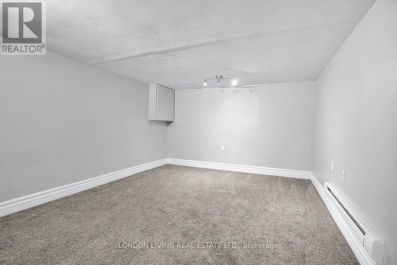 152 - 166 Southdale Road W, London South, Ontario  N6J 2J1 - Photo 26 - X12305079