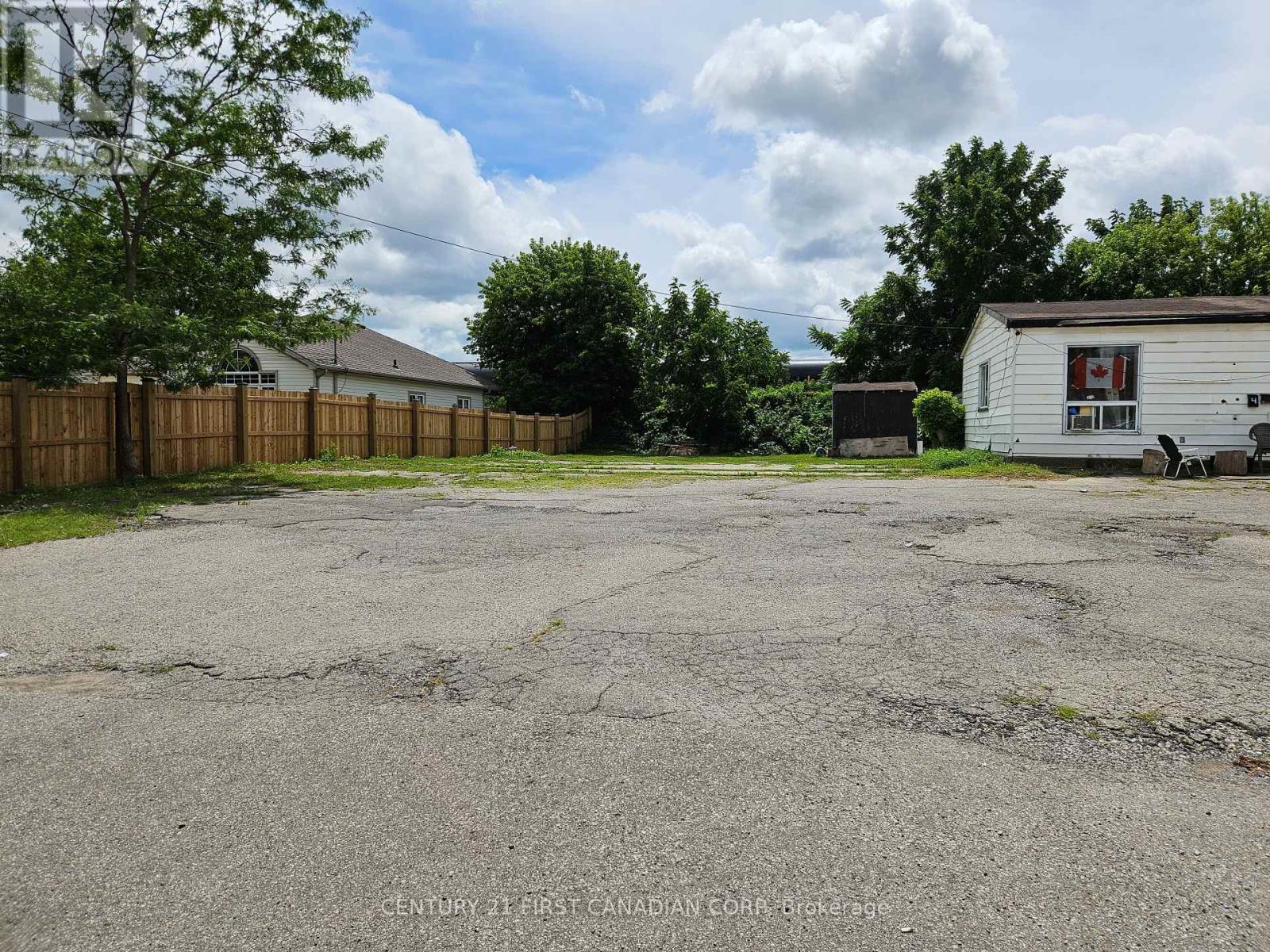 1085 Brydges Street, London East, Ontario  N5W 2B5 - Photo 6 - X12305092