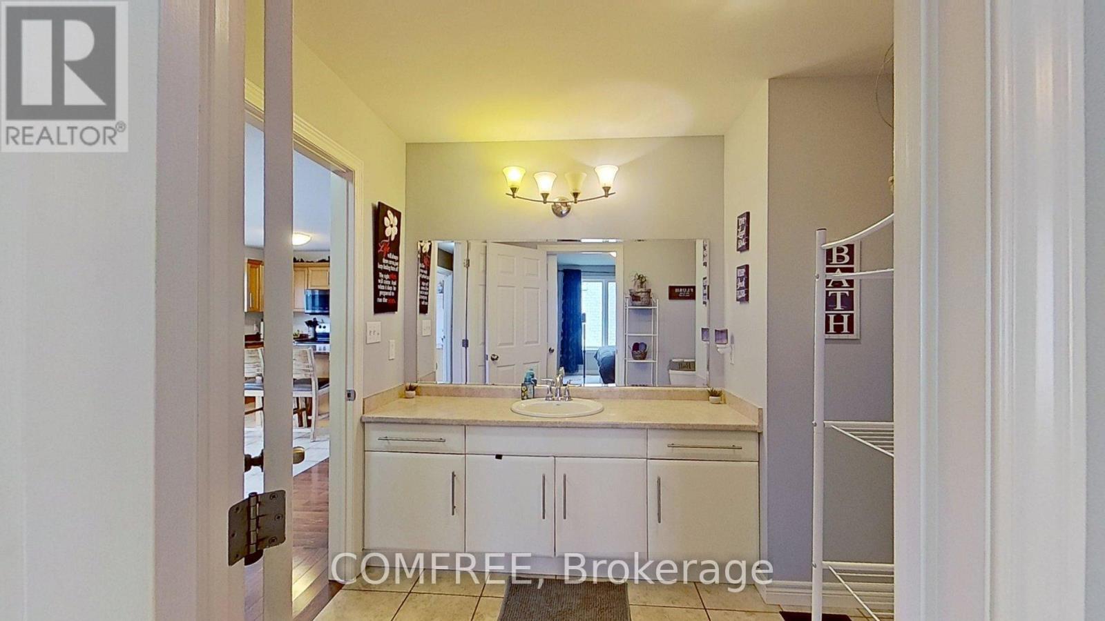 4012 Edward Street, Petrolia, Ontario  N0N 1R0 - Photo 15 - X12305057