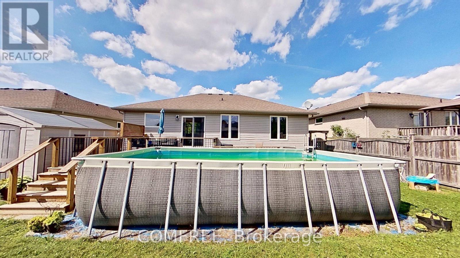 4012 Edward Street, Petrolia, Ontario  N0N 1R0 - Photo 40 - X12305057