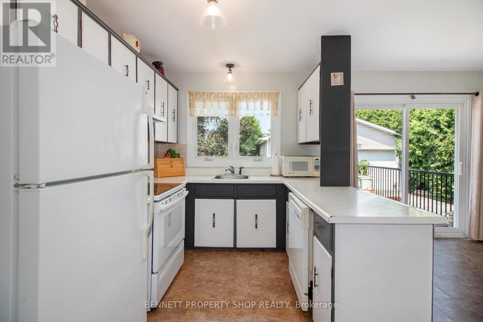 Property at 303 GLENEAGLES AVENUE image 5