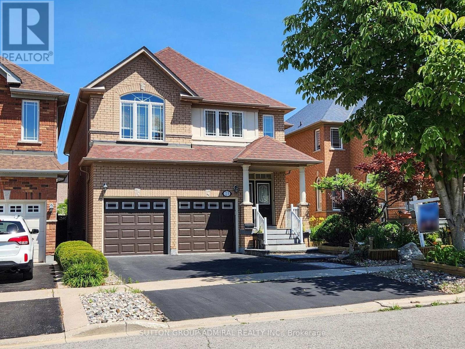 Property at 23 LACONA CRESCENT image 2