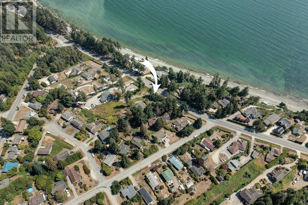 Property at 6180 SUNSHINE COAST HIGHWAY image 2