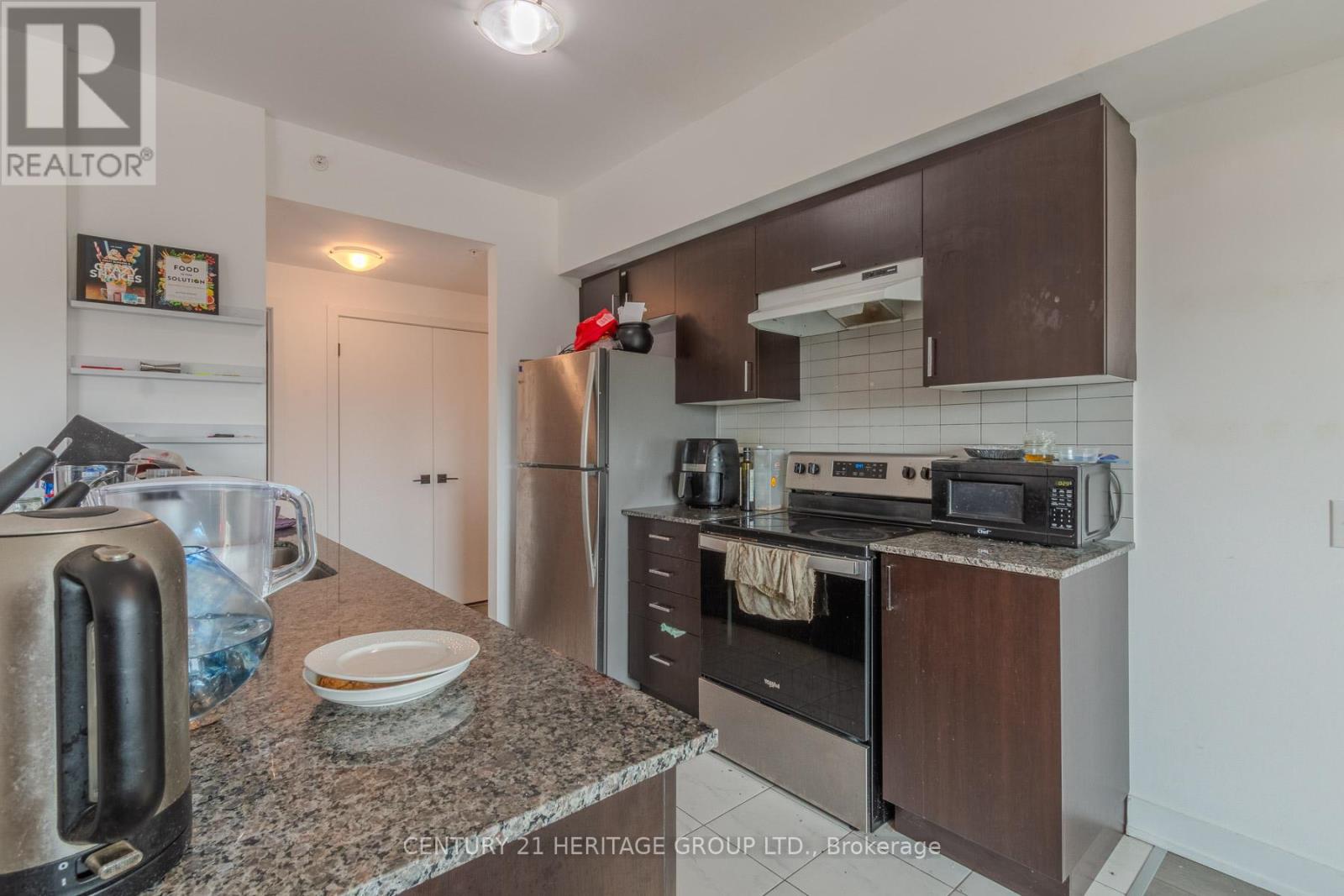 201 - 10 Culinary Lane, Barrie, Ontario  L9J 0C2 - Photo 8 - S12304915