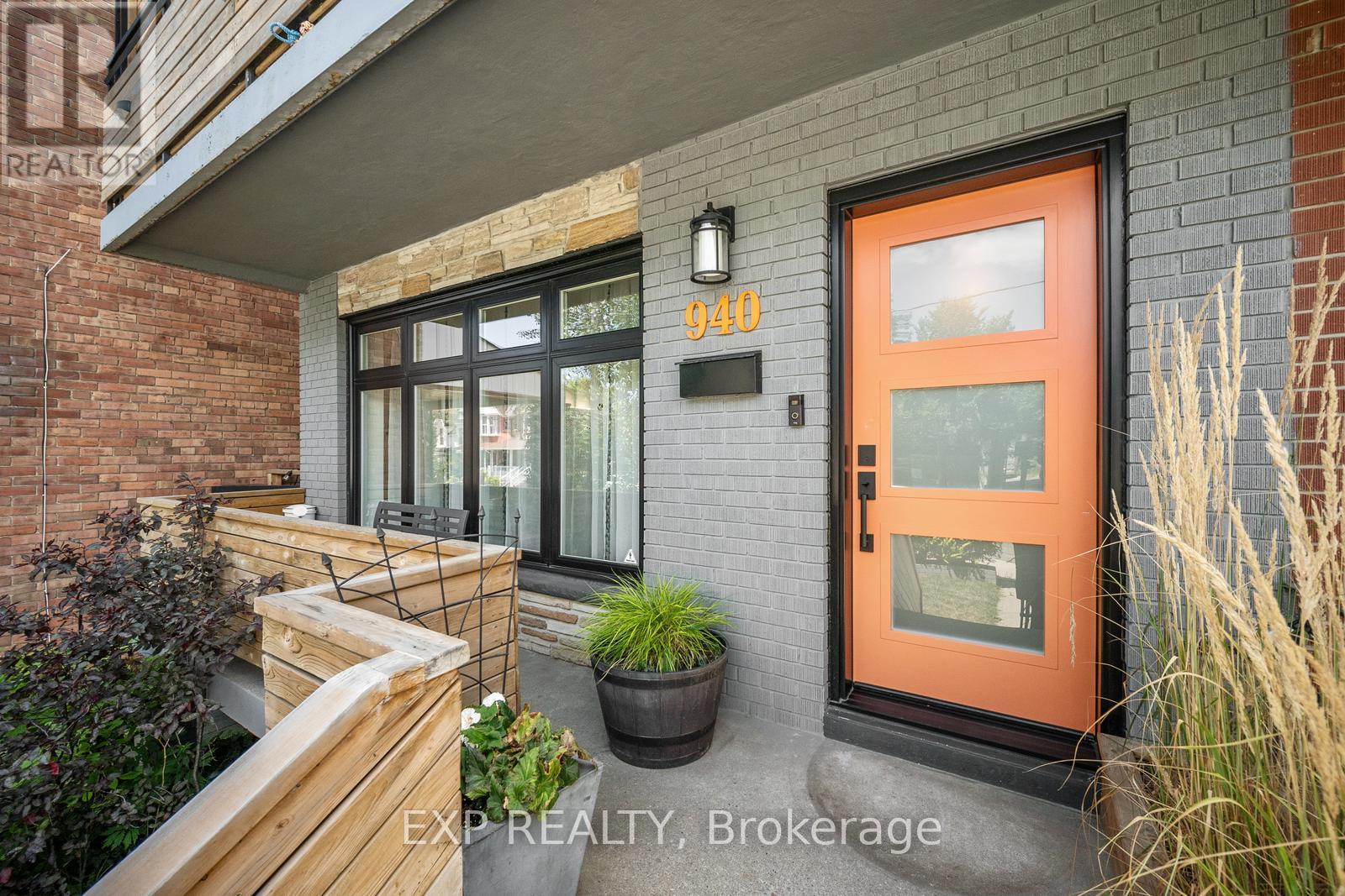 Property at 940 DOVERCOURT ROAD image 3