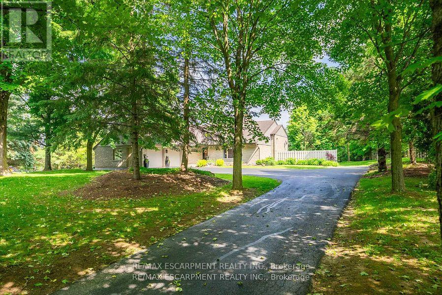 2038 15th Side Road, Milton, Ontario  L0P 1J0 - Photo 4 - W12304946