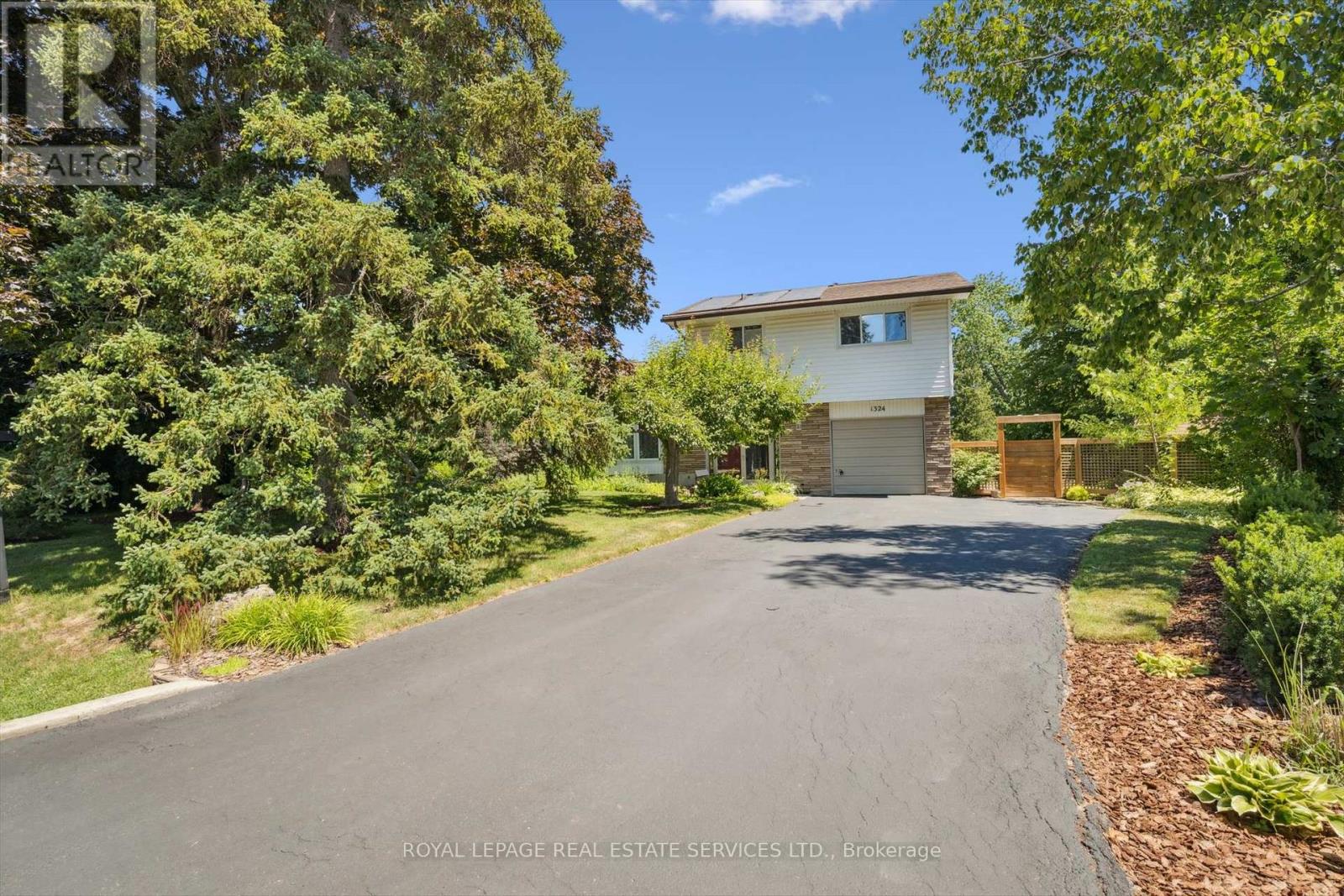 Property at 1324 ELGIN CRESCENT image 3