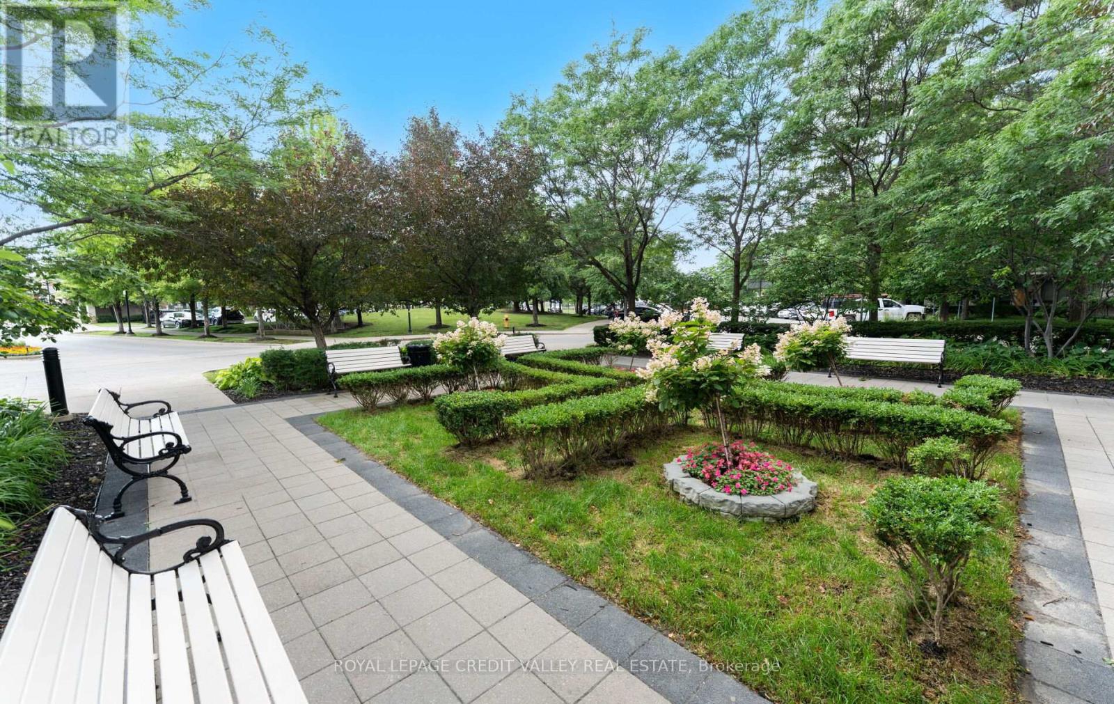 2023 - 700 Humberwood Boulevard Se, Toronto, Ontario  M9W 7J4 - Photo 3 - W12305049