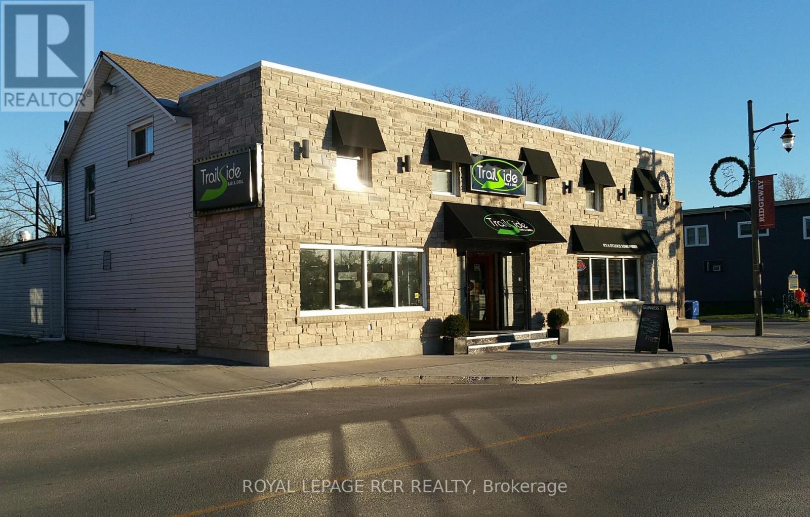 282 Ridge Road N, Fort Erie, Ontario  L0S 1N0 - Photo 2 - X12305032