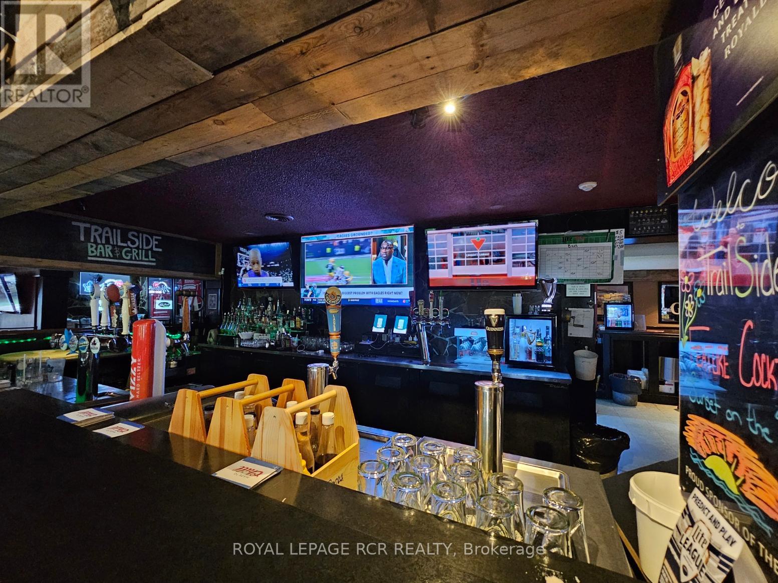 282 Ridge Road N, Fort Erie, Ontario  L0S 1N0 - Photo 5 - X12305032