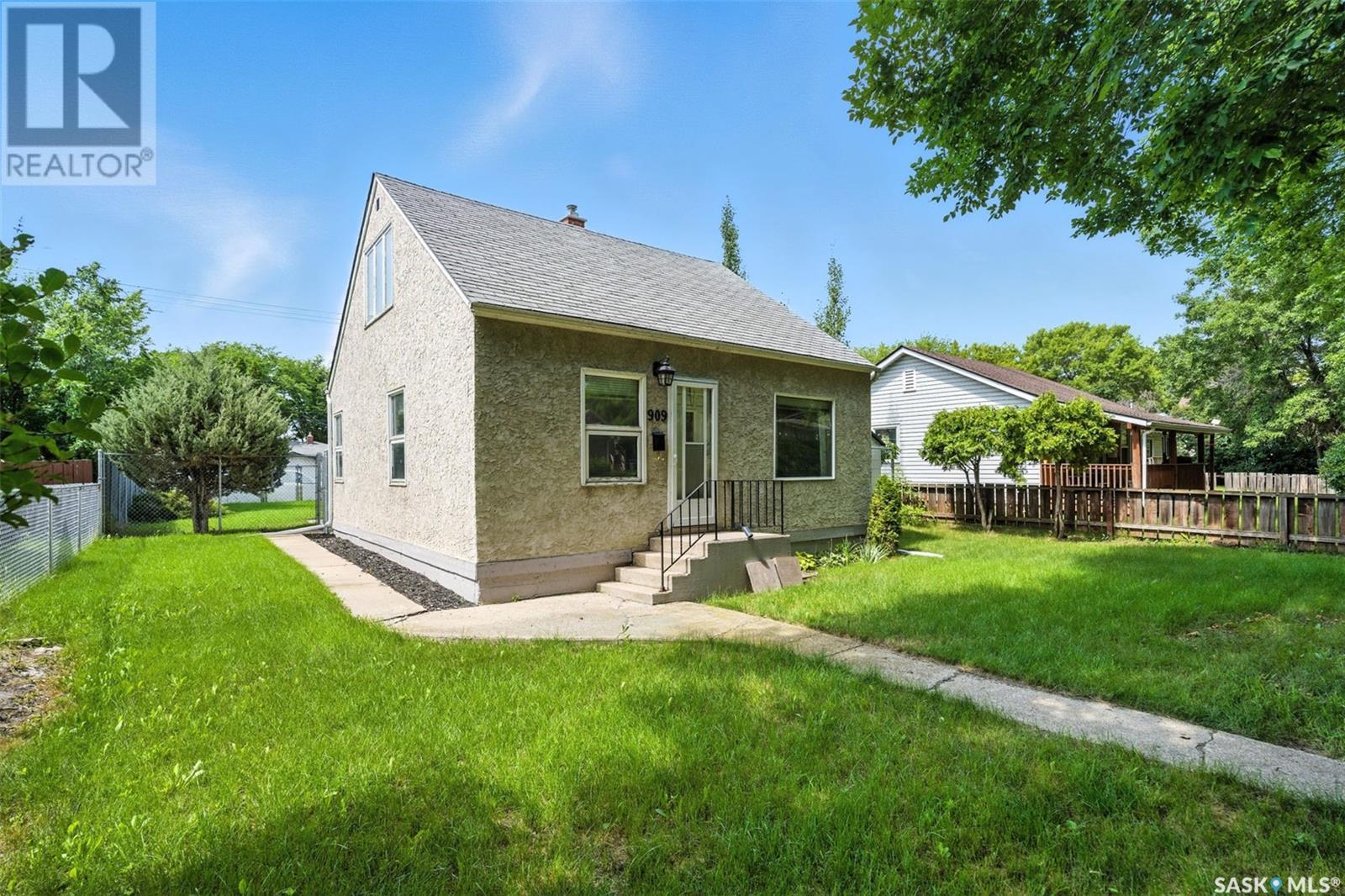 Property at 909 I AVENUE N image 2
