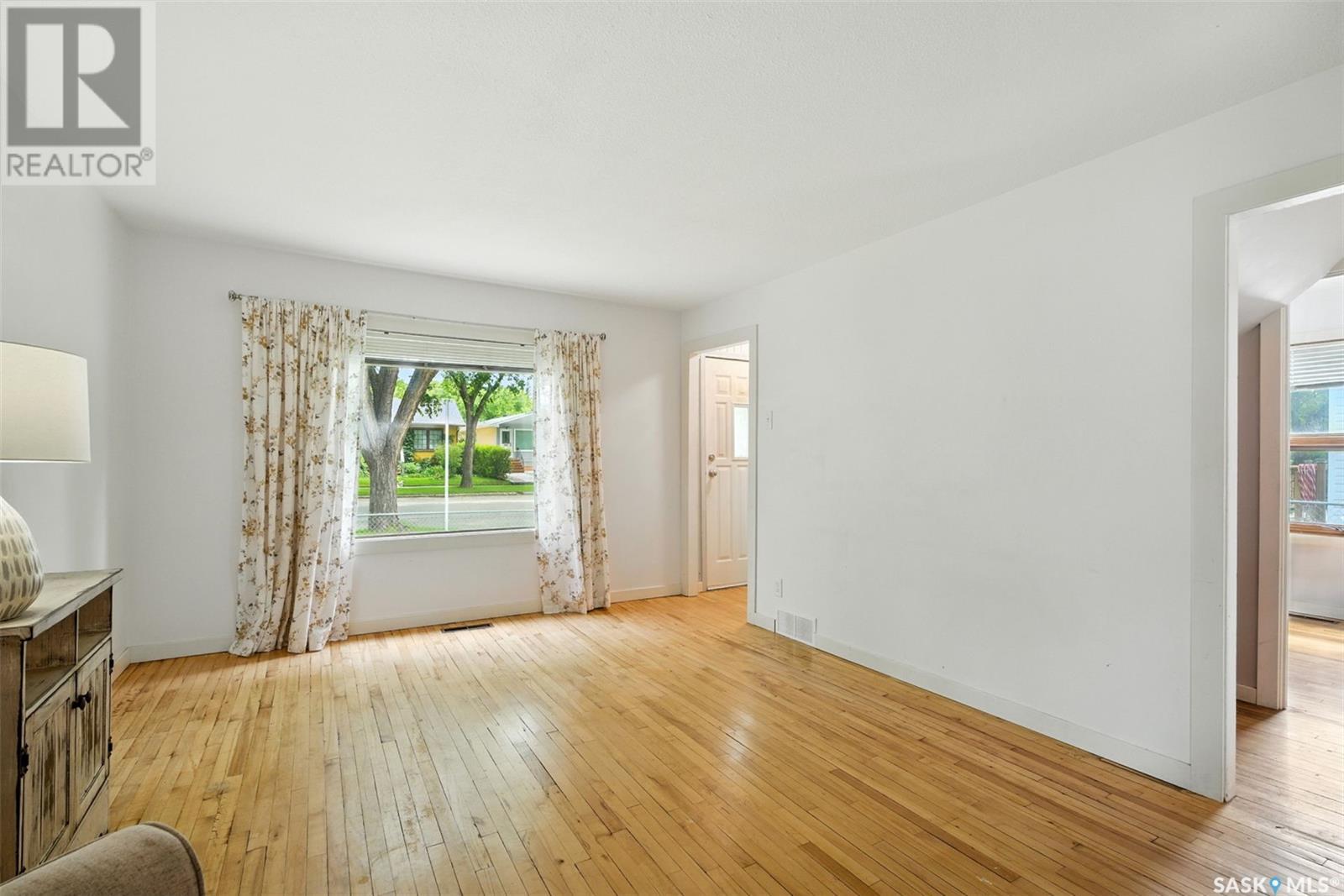Property at 909 I AVENUE N image 3