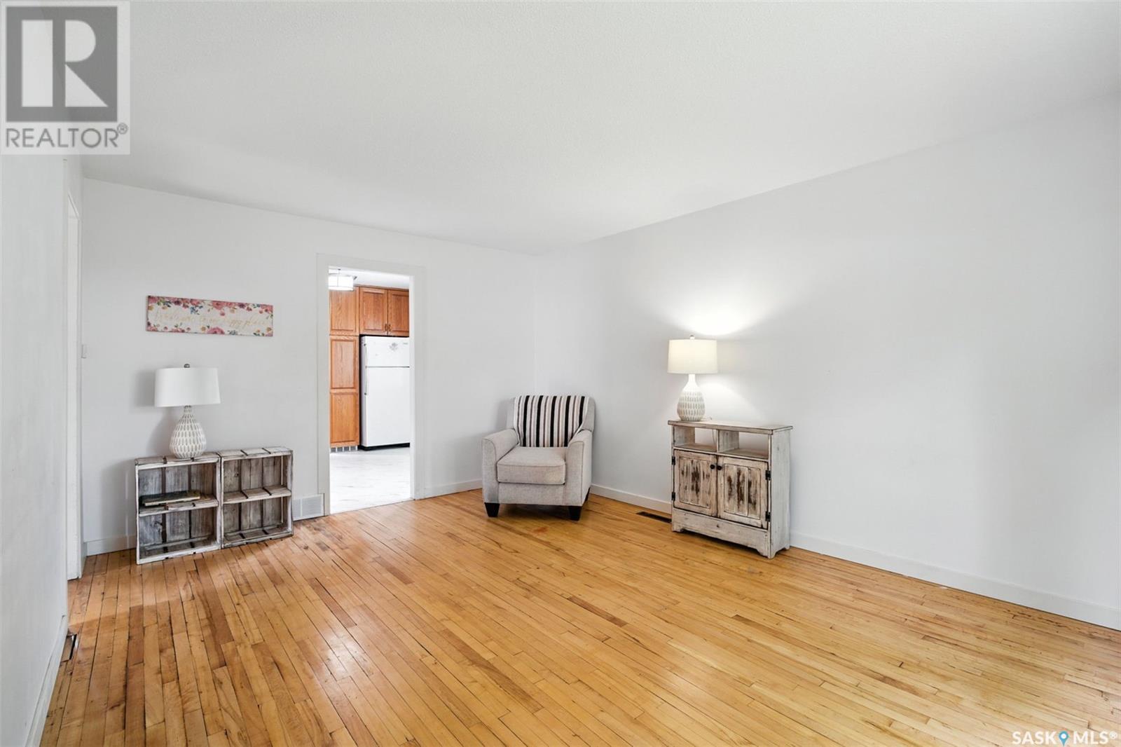 Property at 909 I AVENUE N image 5