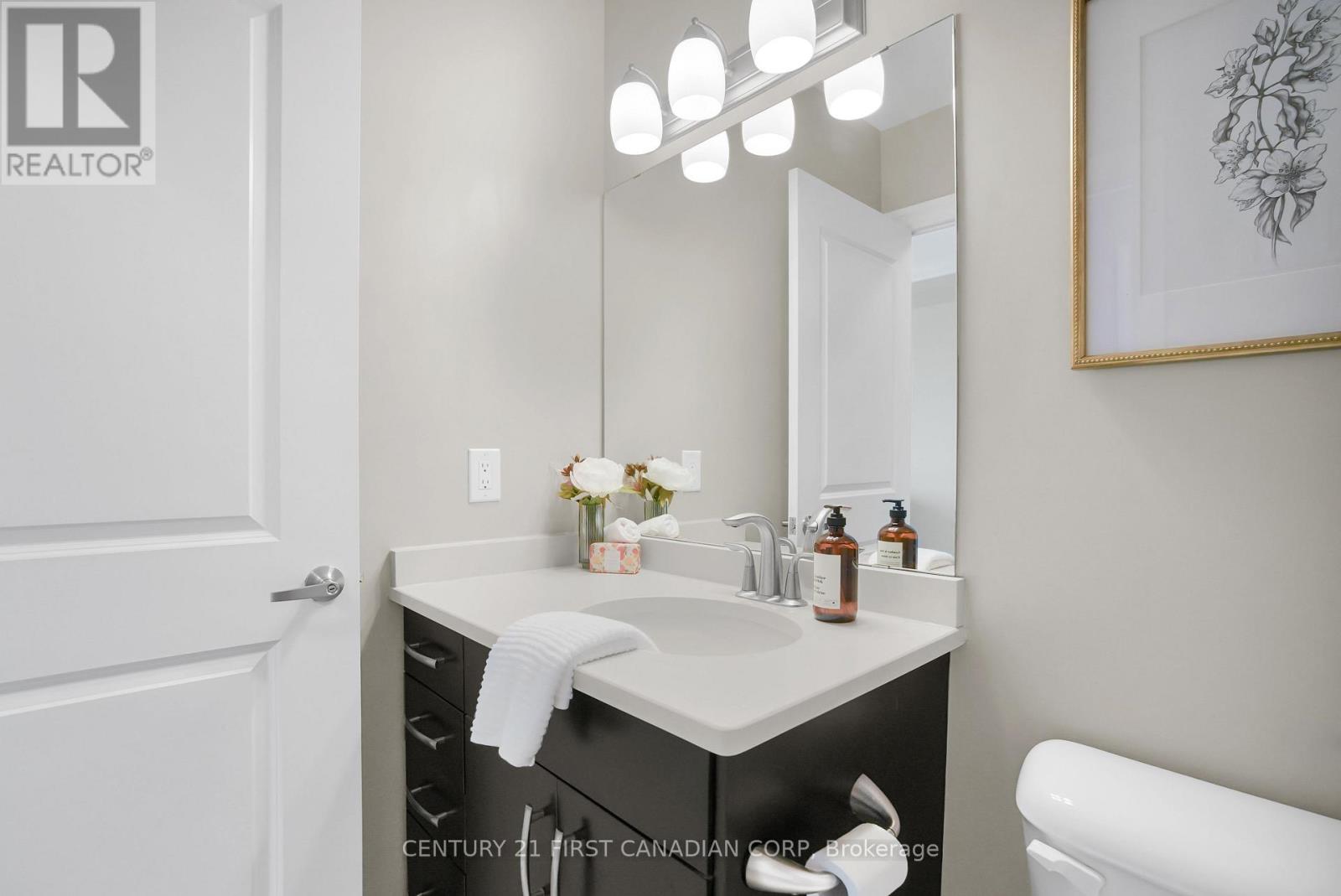2308 - 330 Ridout Street N, London East, Ontario  N6A 0A7 - Photo 6 - X12305200