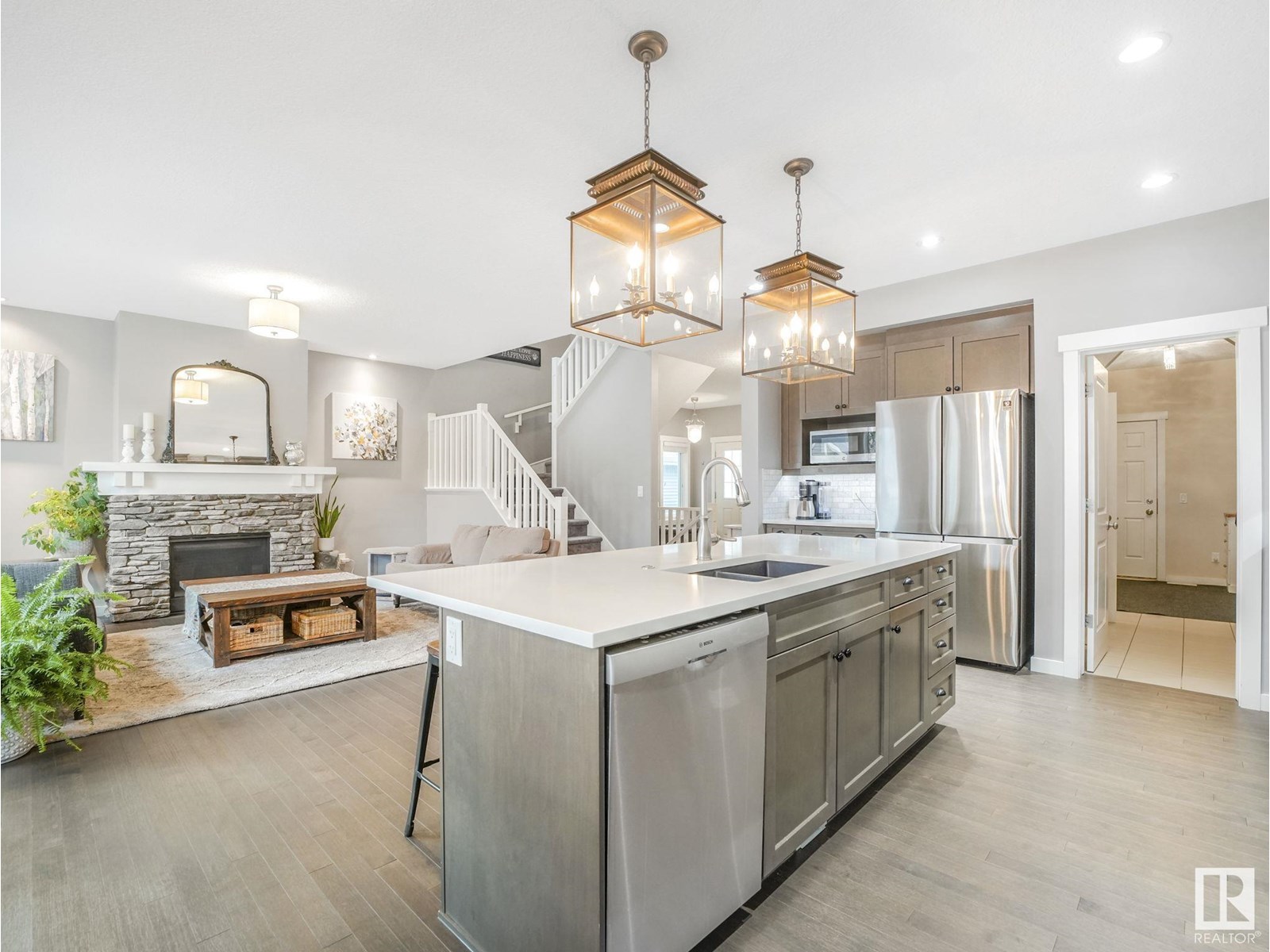 Property at 20619 130 AV NW image 3