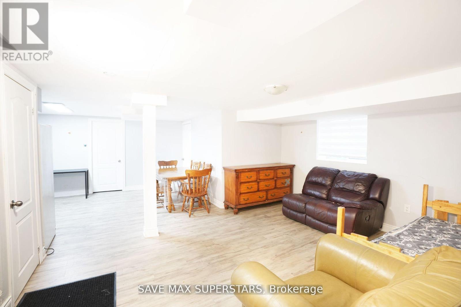 96 Wellington Street E, Barrie, Ontario  L4M 2C5 - Photo 17 - S12303220