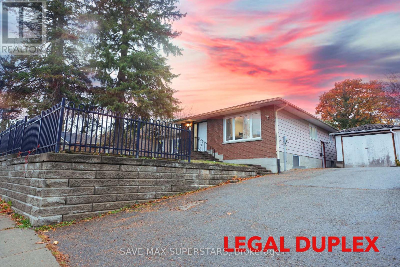 Property at 96 WELLINGTON STREET E image 1