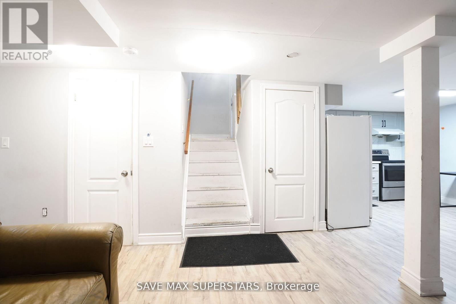 96 Wellington Street E, Barrie, Ontario  L4M 2C5 - Photo 16 - S12303220