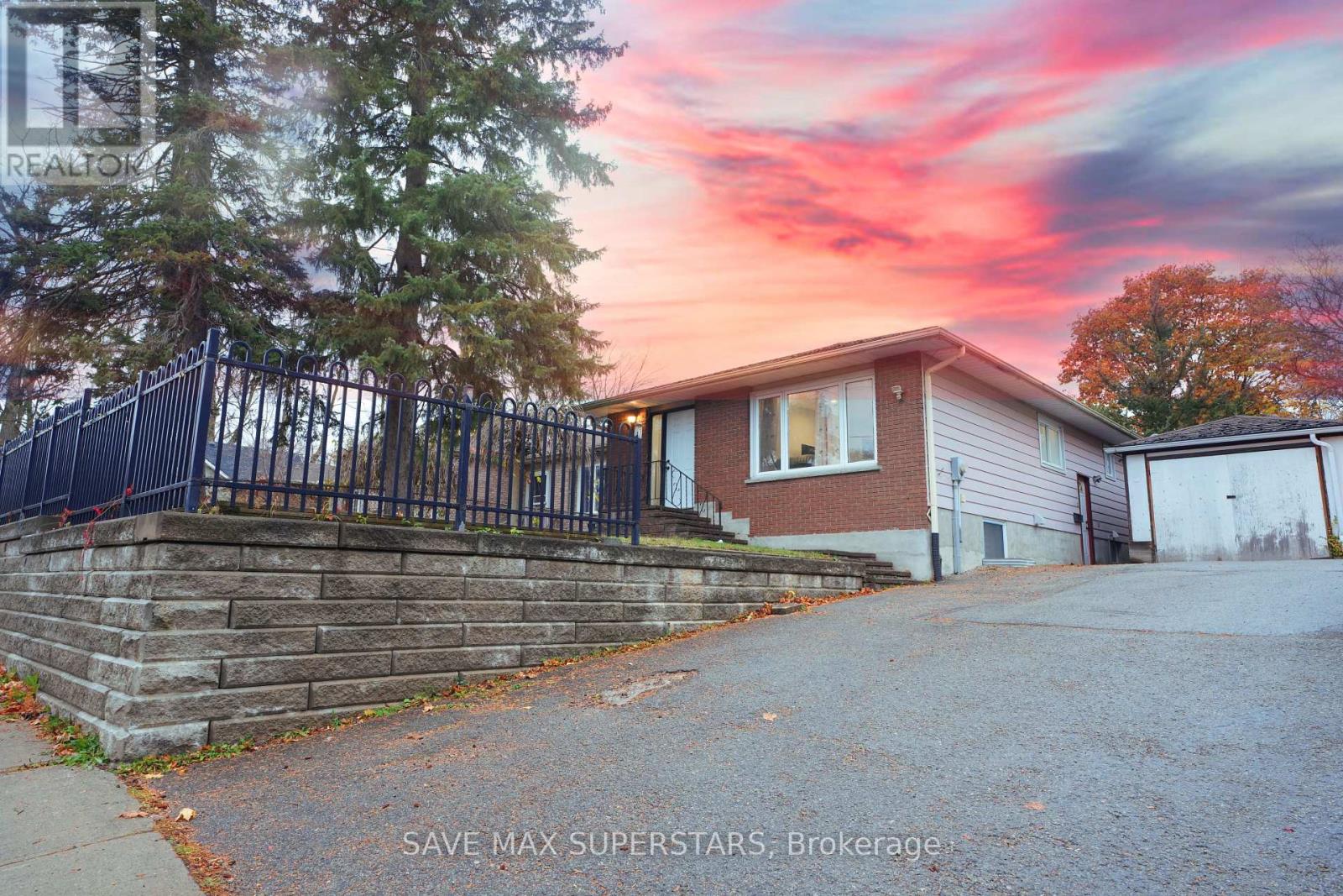 96 Wellington Street E, Barrie, Ontario  L4M 2C5 - Photo 28 - S12303220