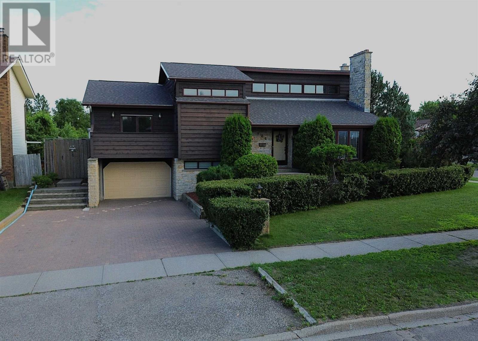 Property at 164 Iris CRES image 1