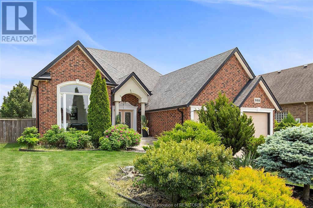 Property at 888 DRIFTWOOD CRESCENT image 2