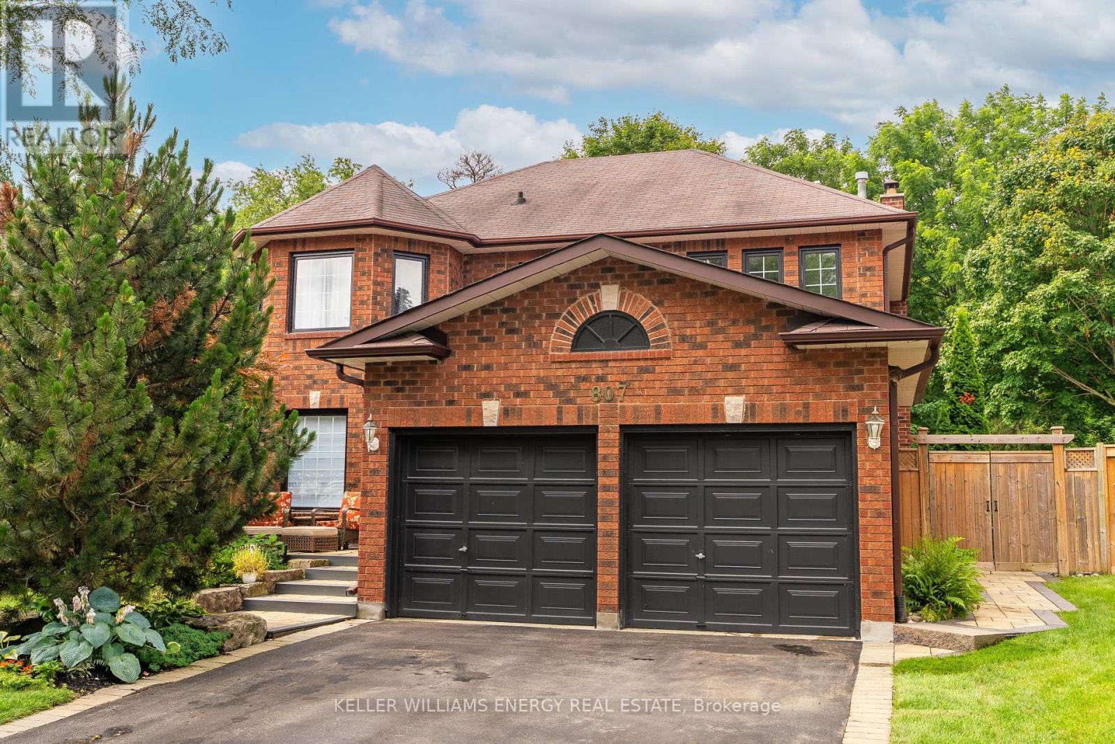 Property at 807 REGAL CRESCENT image 1