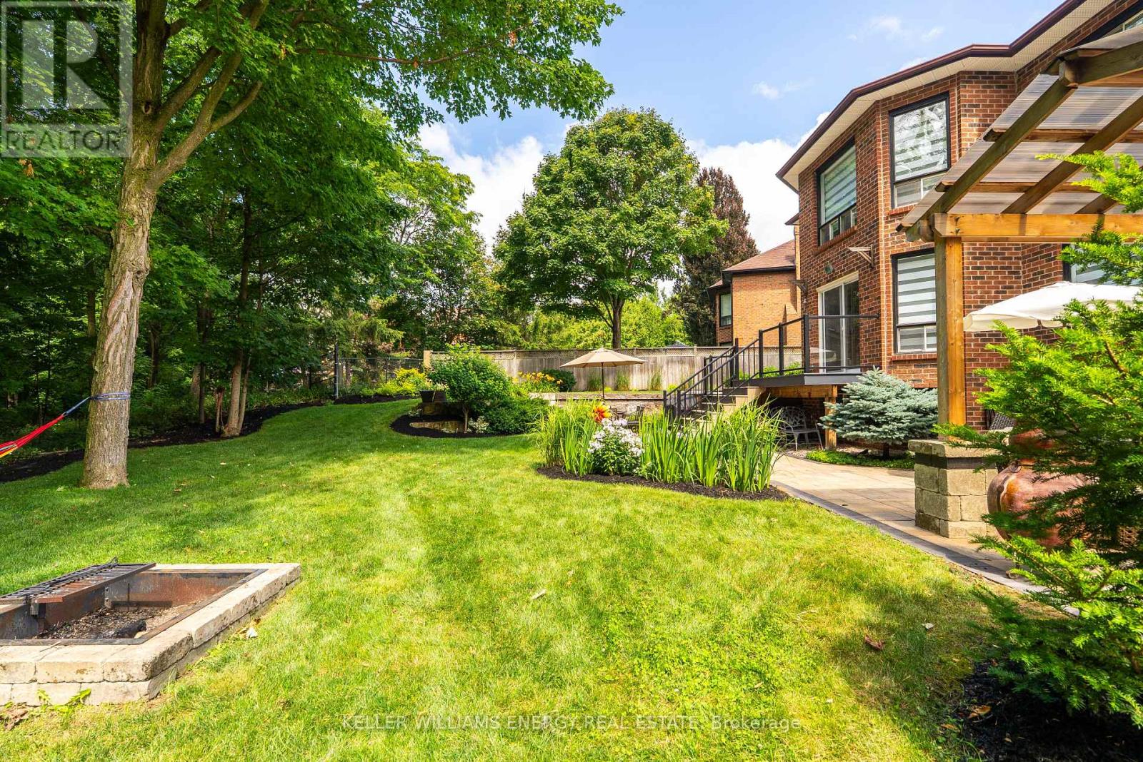 Property at 807 REGAL CRESCENT image 3