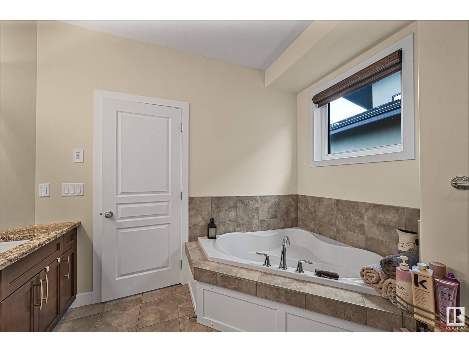 1120 Hainstock Green Gr Sw, Edmonton, Alberta  T6W 2T8 - Photo 25 - E4449411