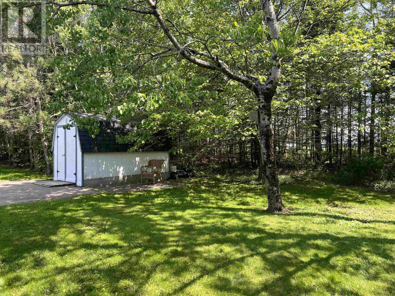 Property at 98 Oakwood Drive image 4