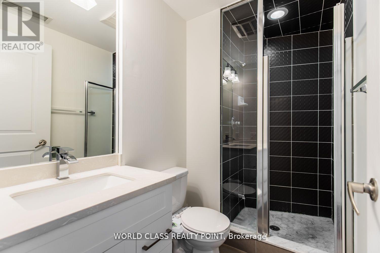 1402 - 330 Burnhamthorpe Road W, Mississauga, Ontario  L5B 0E1 - Photo 12 - W12305097