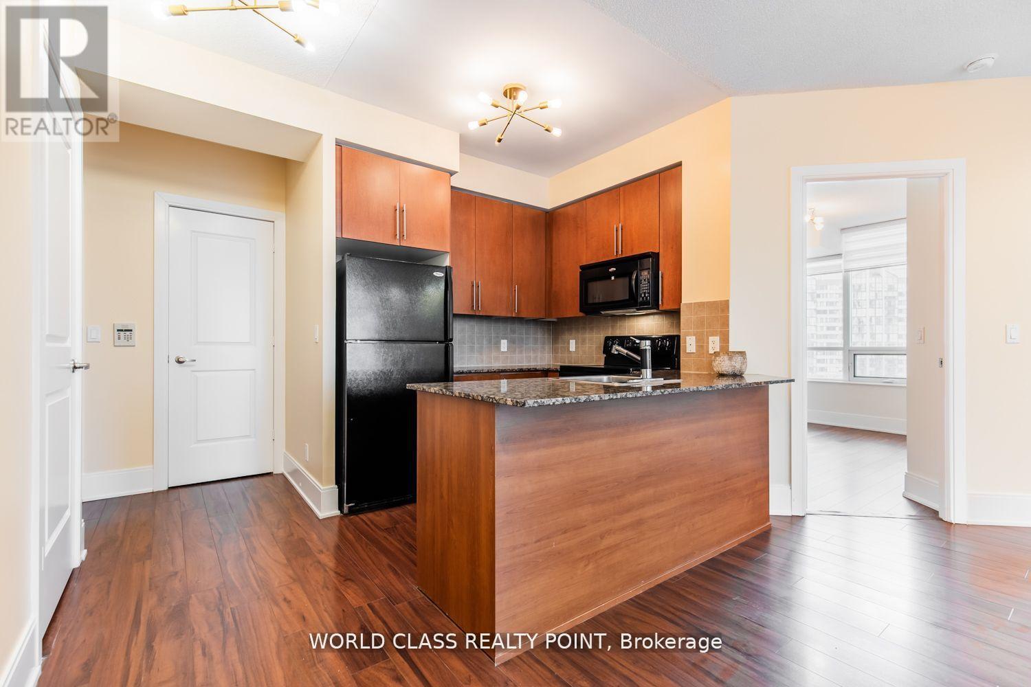 1402 - 330 Burnhamthorpe Road W, Mississauga, Ontario  L5B 0E1 - Photo 6 - W12305097