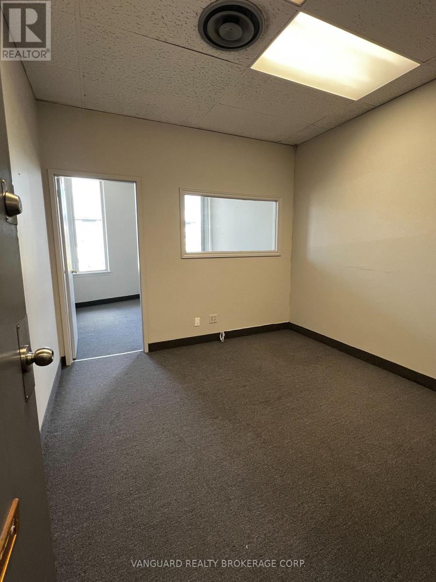 215 - 61 Alness Street, Toronto, Ontario  M3J 2H2 - Photo 2 - W12304788