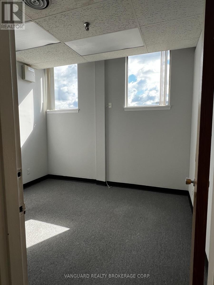 223 - 61 Alness Street, Toronto, Ontario  M3J 2H2 - Photo 2 - W12304802