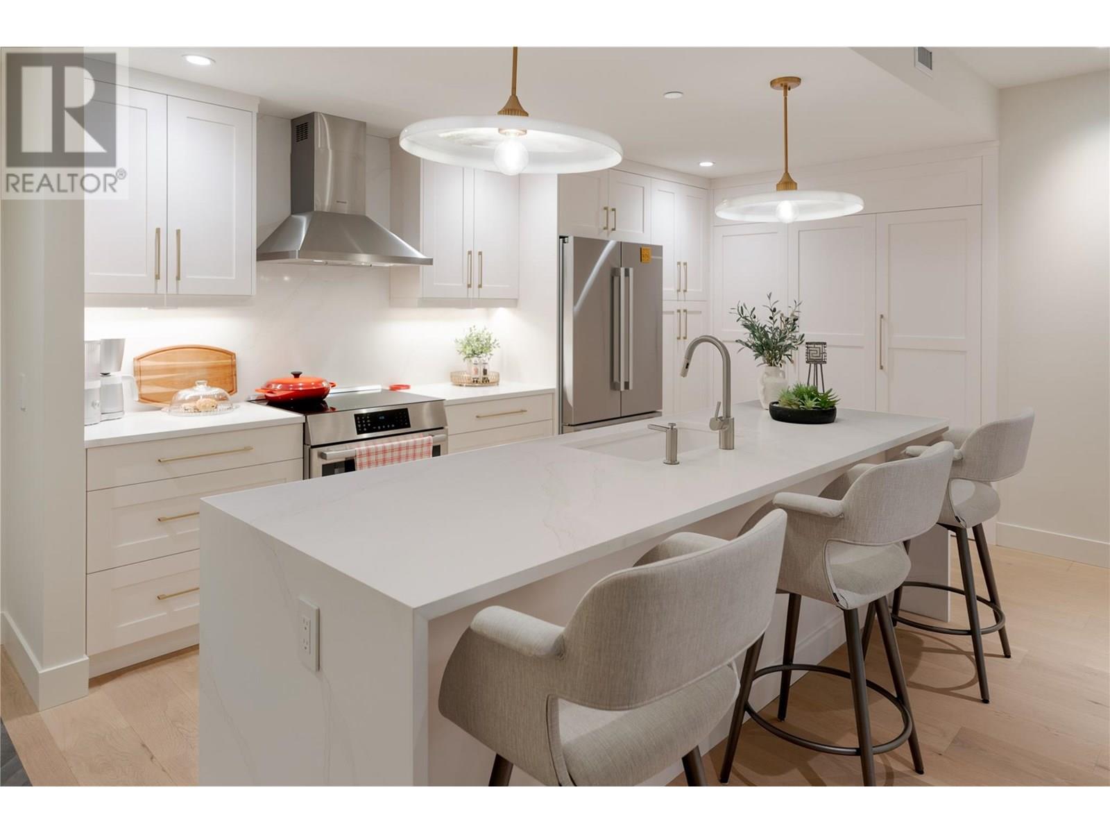 Property at 2901 Abbott Street Unit# 201 image 3