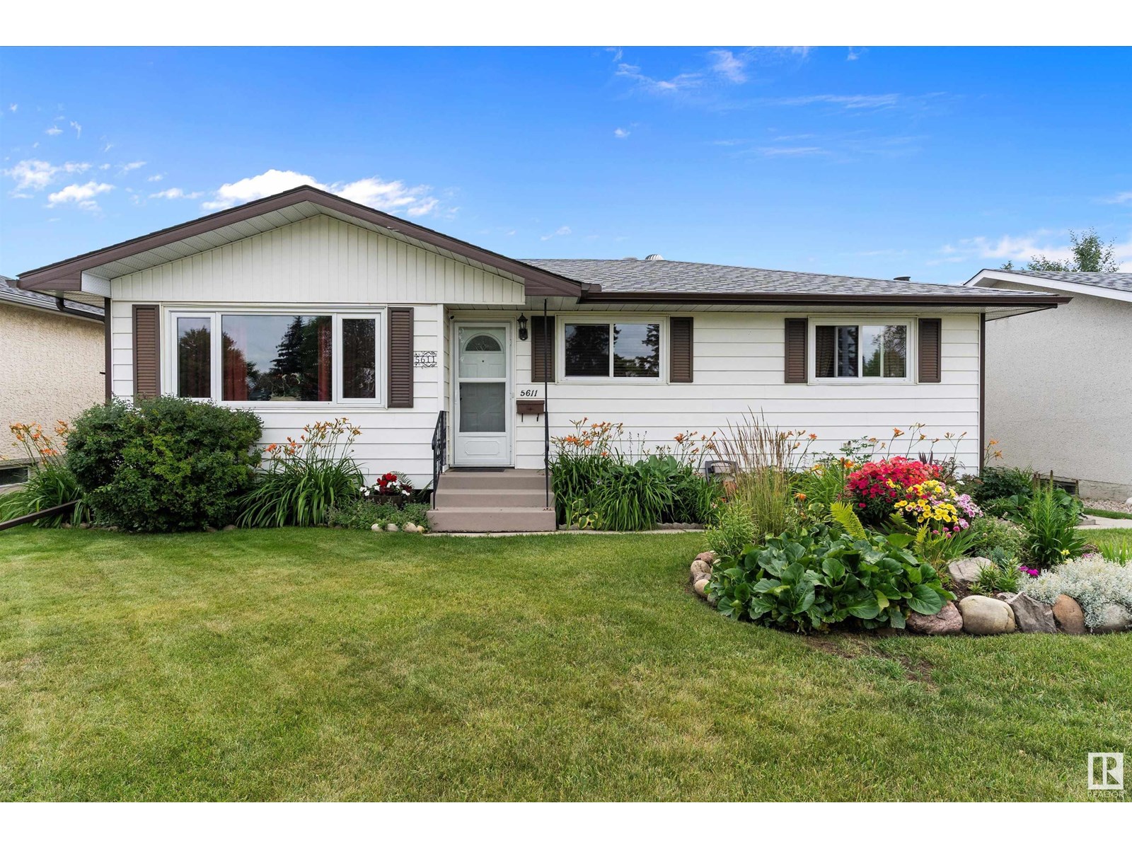 5611 142 AV NW, Edmonton, Alberta