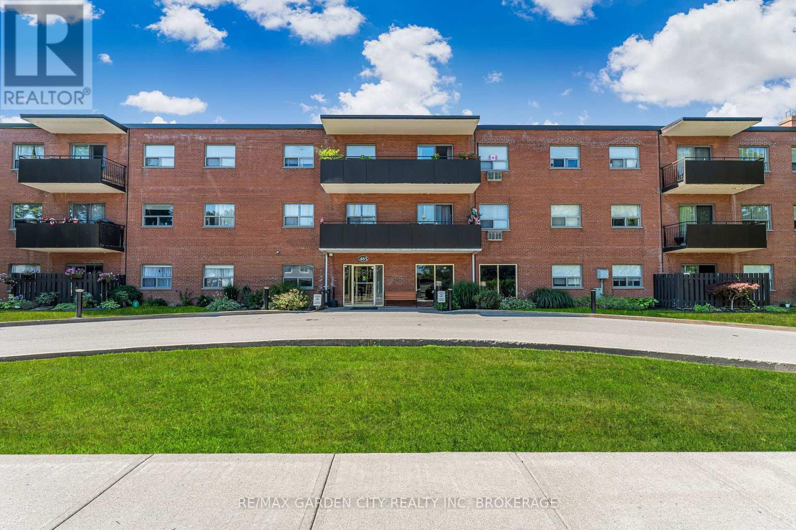 301 - 485 Thorold Road, Welland, Ontario  L3C 3X1 - Photo 1 - X12305306